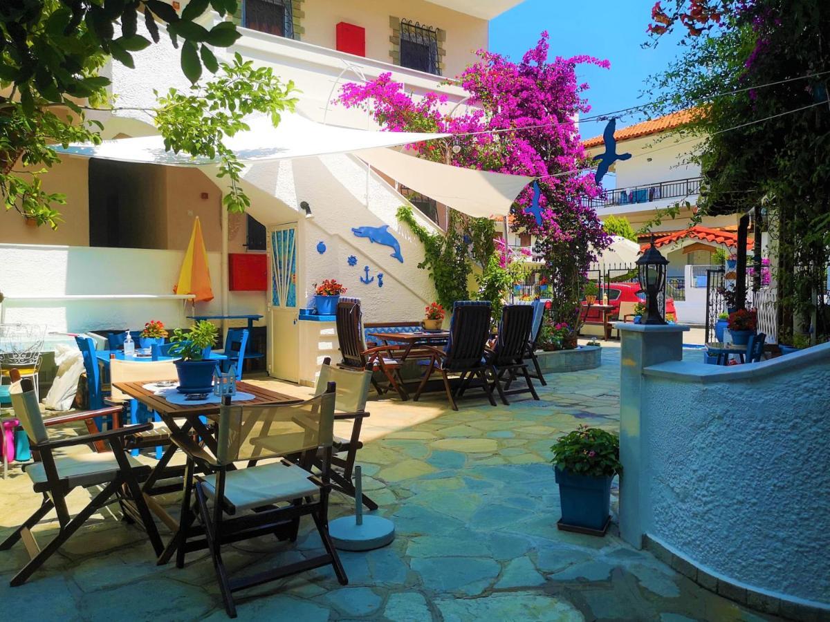 Haus Niko Apartments And Suites Nea Poteidaia Ngoại thất bức ảnh
