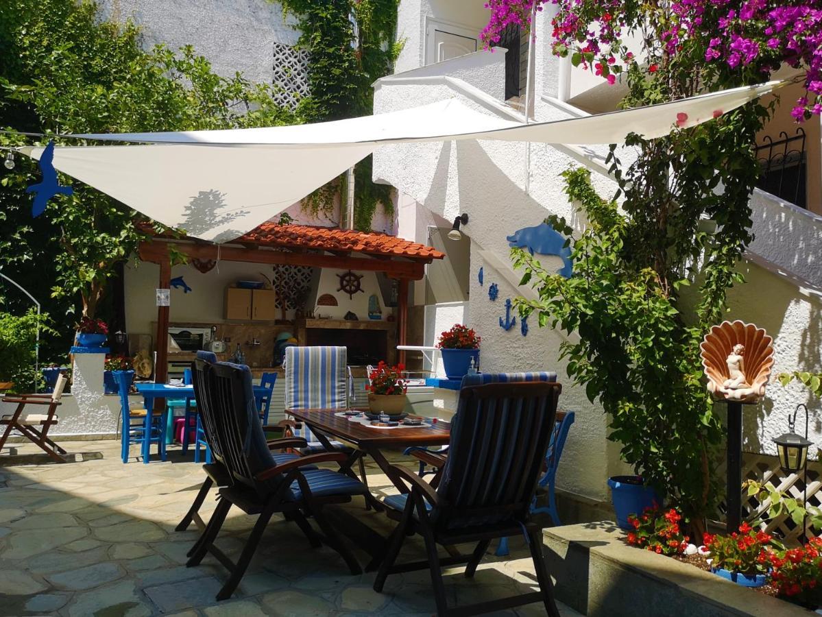 Haus Niko Apartments And Suites Nea Poteidaia Ngoại thất bức ảnh