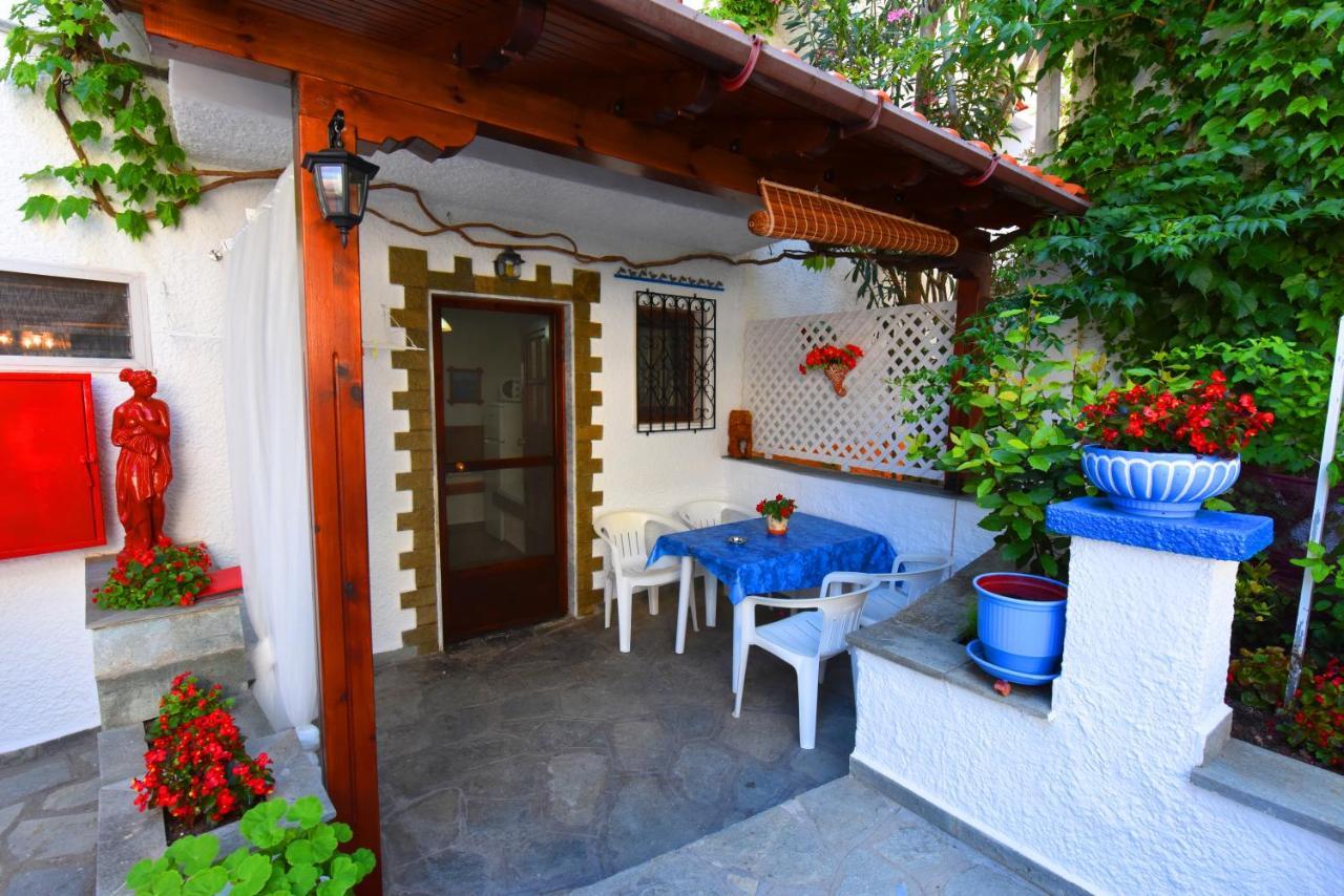 Haus Niko Apartments And Suites Nea Poteidaia Phòng bức ảnh