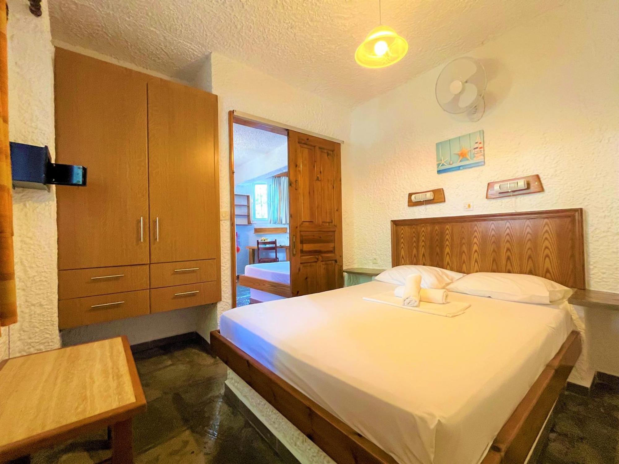 Haus Niko Apartments And Suites Nea Poteidaia Ngoại thất bức ảnh