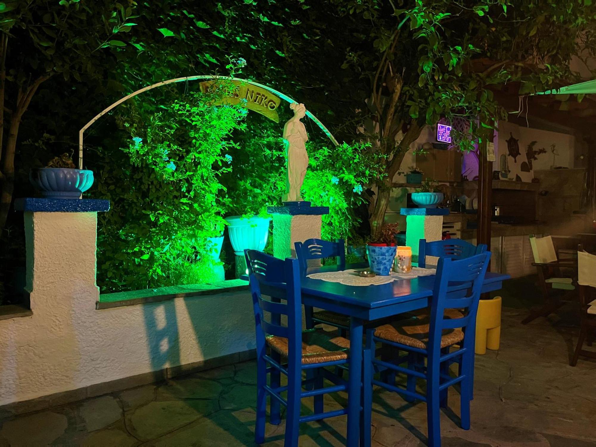 Haus Niko Apartments And Suites Nea Poteidaia Ngoại thất bức ảnh