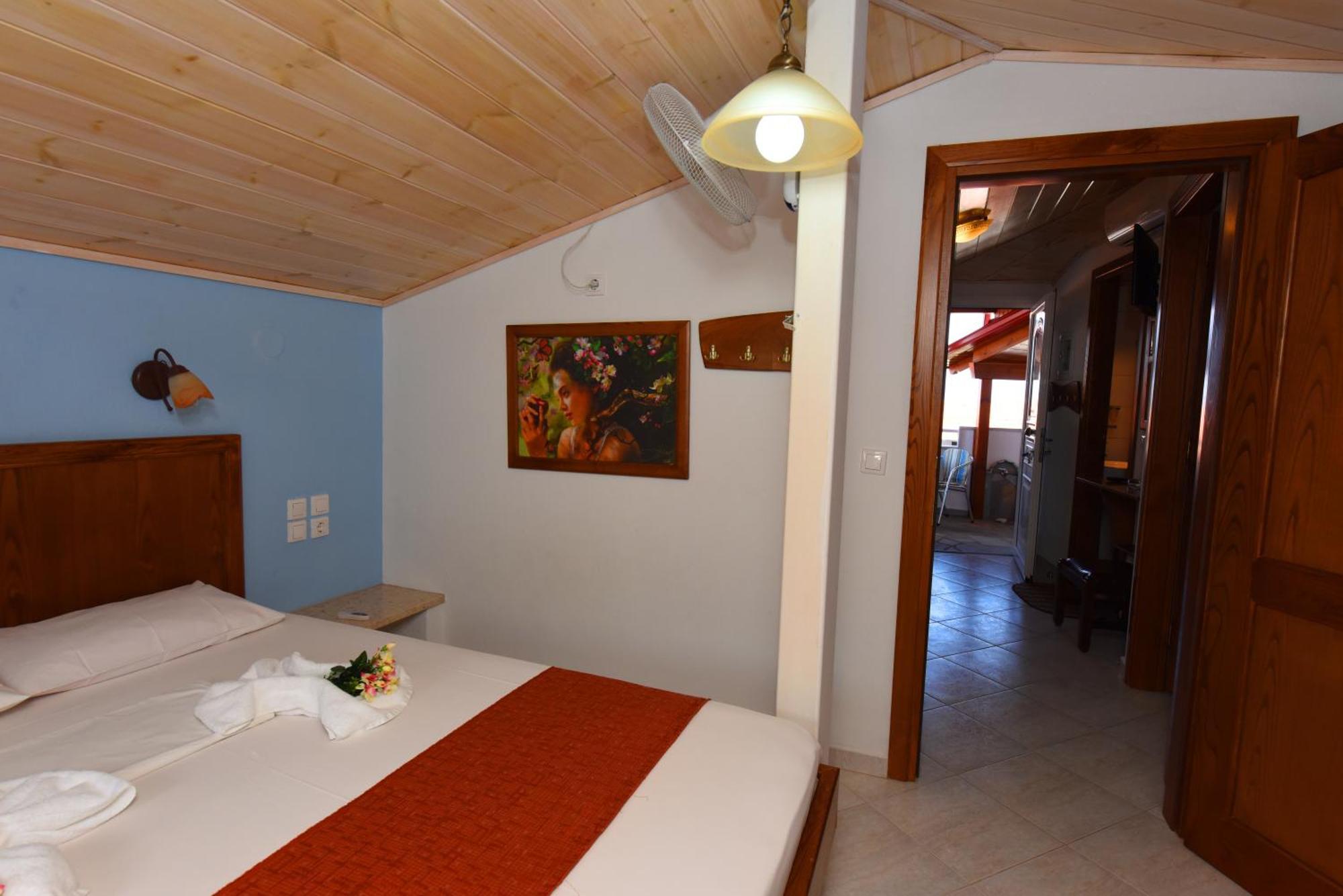 Haus Niko Apartments And Suites Nea Poteidaia Phòng bức ảnh
