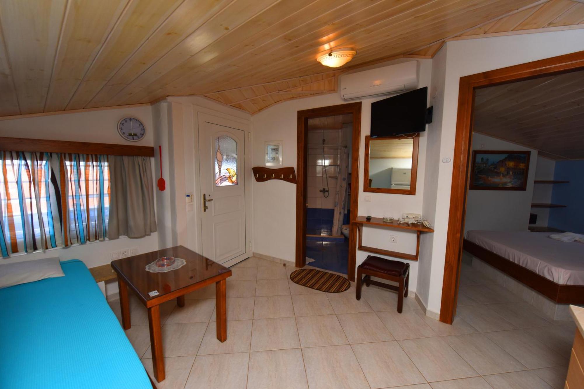 Haus Niko Apartments And Suites Nea Poteidaia Phòng bức ảnh