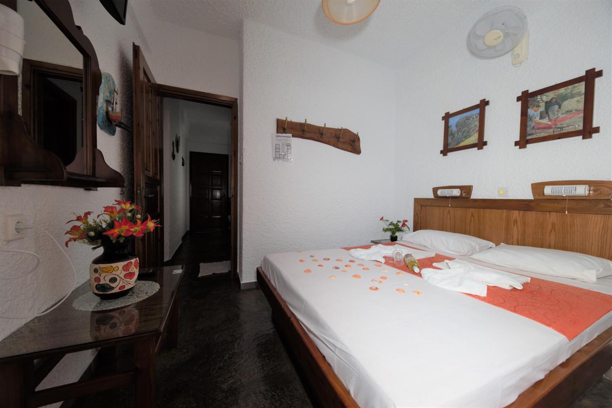 Haus Niko Apartments And Suites Nea Poteidaia Phòng bức ảnh
